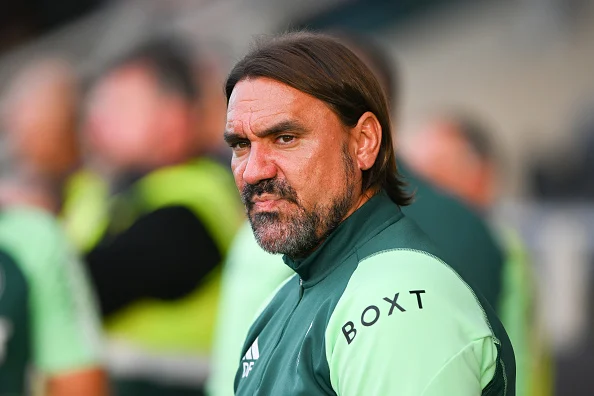 Watch as Leeds United boss Daniel Farke delights fans with stunning first touch during Watford clash….