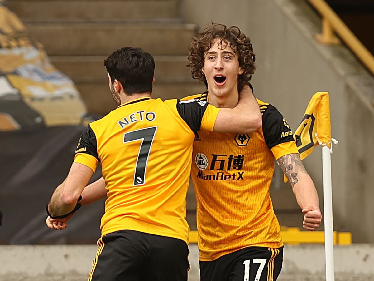 NEWS UPDATE: Wolves squad lending support to Fabio Silva after spot kick controversy…