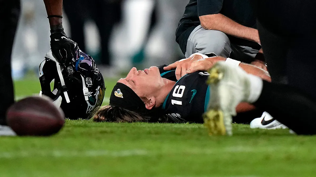 Jaguars’ QB Trevor Lawrence finally got an injury that leads to the end his career…