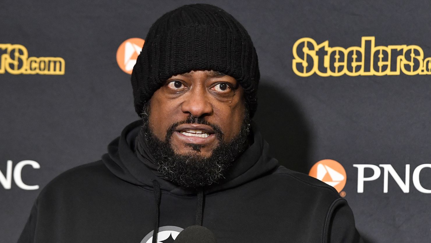 Mike Tomlin Unleashes Raw Emotion on Steelers’ Elimination…