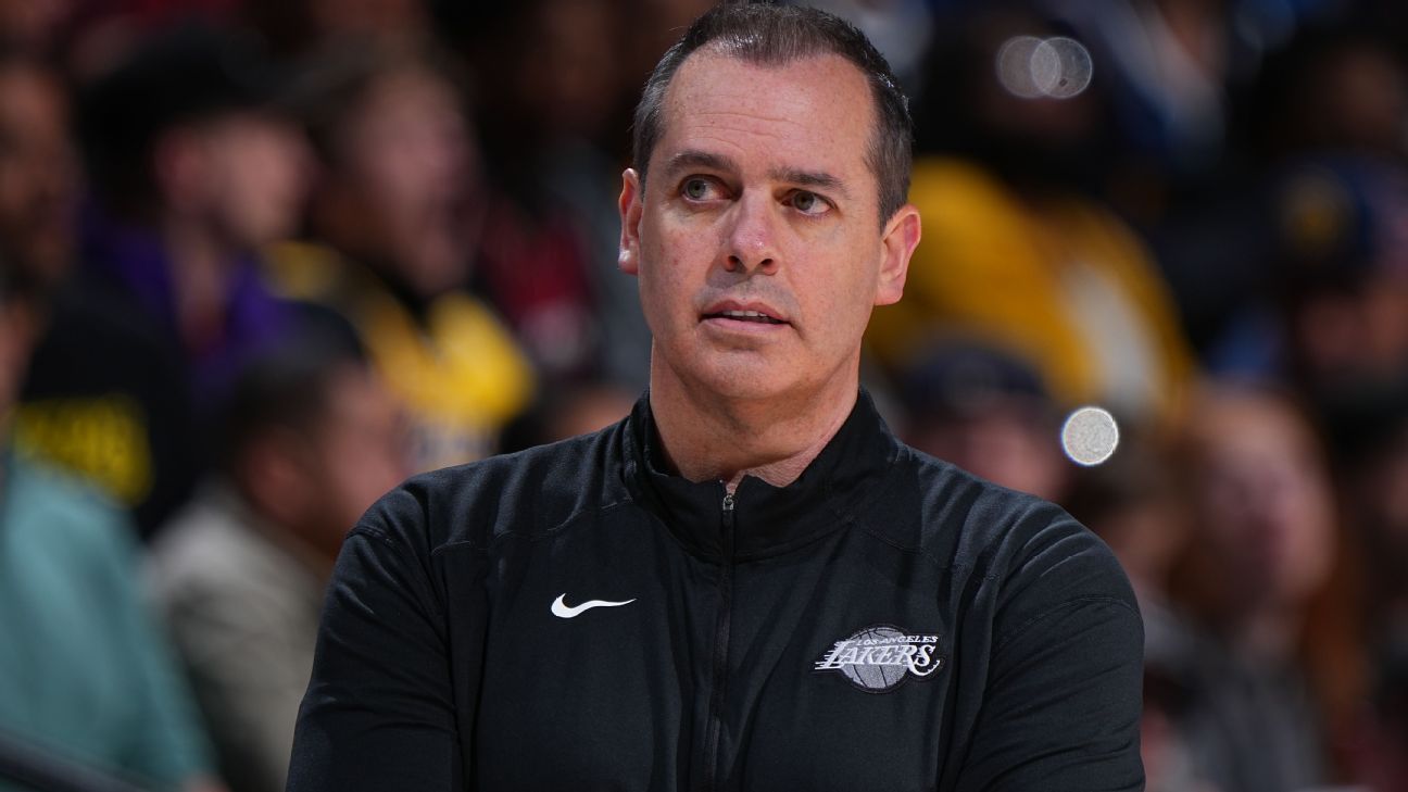 “Critical Confession: Suns’ Coach Vogel Exposes Team’s Achilles’ Heel in Clutch Moments!