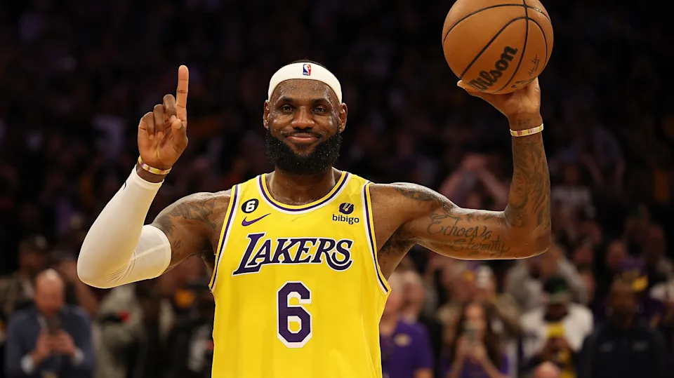 LeBron’s Exit: Lakers in Turmoil, Vegas Places Cleveland on the Throne
