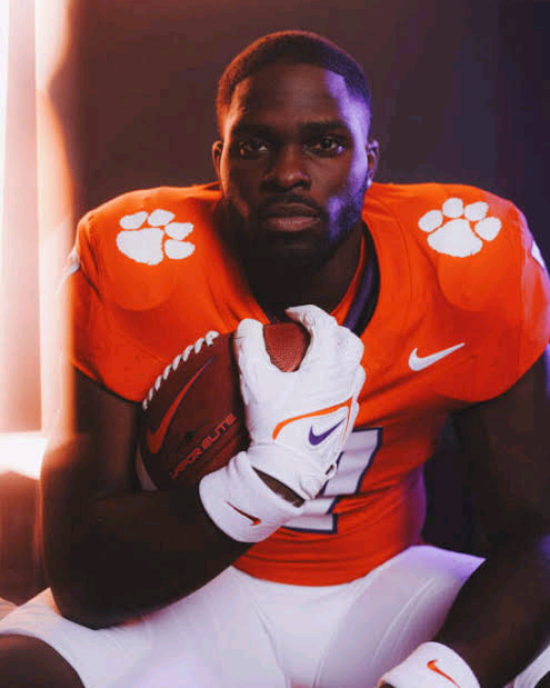 Clemson Tigers RB Phil Mafah disclosed for committing…