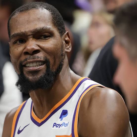 Kevin Durant discusses his contract with the Phoenix Suns after recent developments…