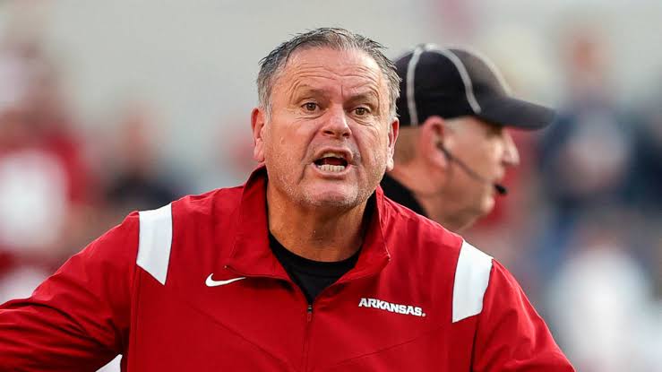 Arkansas Razorbacks has announced the signing of a new head coach to replace Sam Pittman…