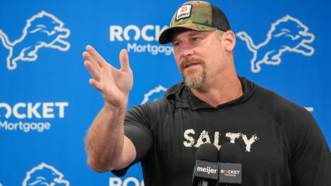 Dan Campbell reacts to Lions’ trade for Za’Darius Smith…