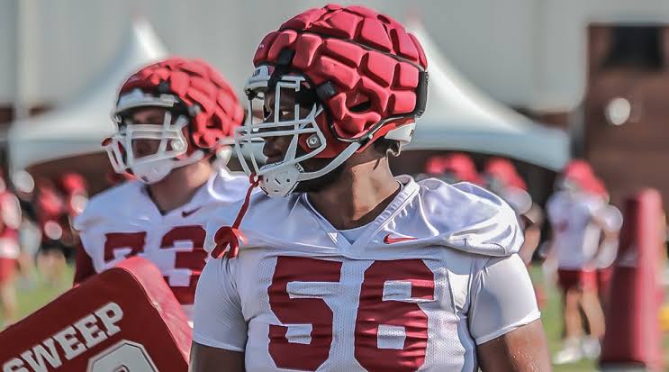 Arkansas offensive lineman announces transfer to another college football program…