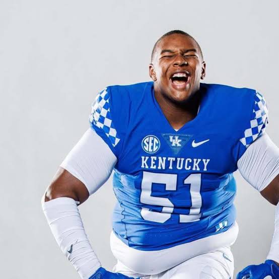 A four-star Kentucky defensive tackle recruit flips to Oklahoma…