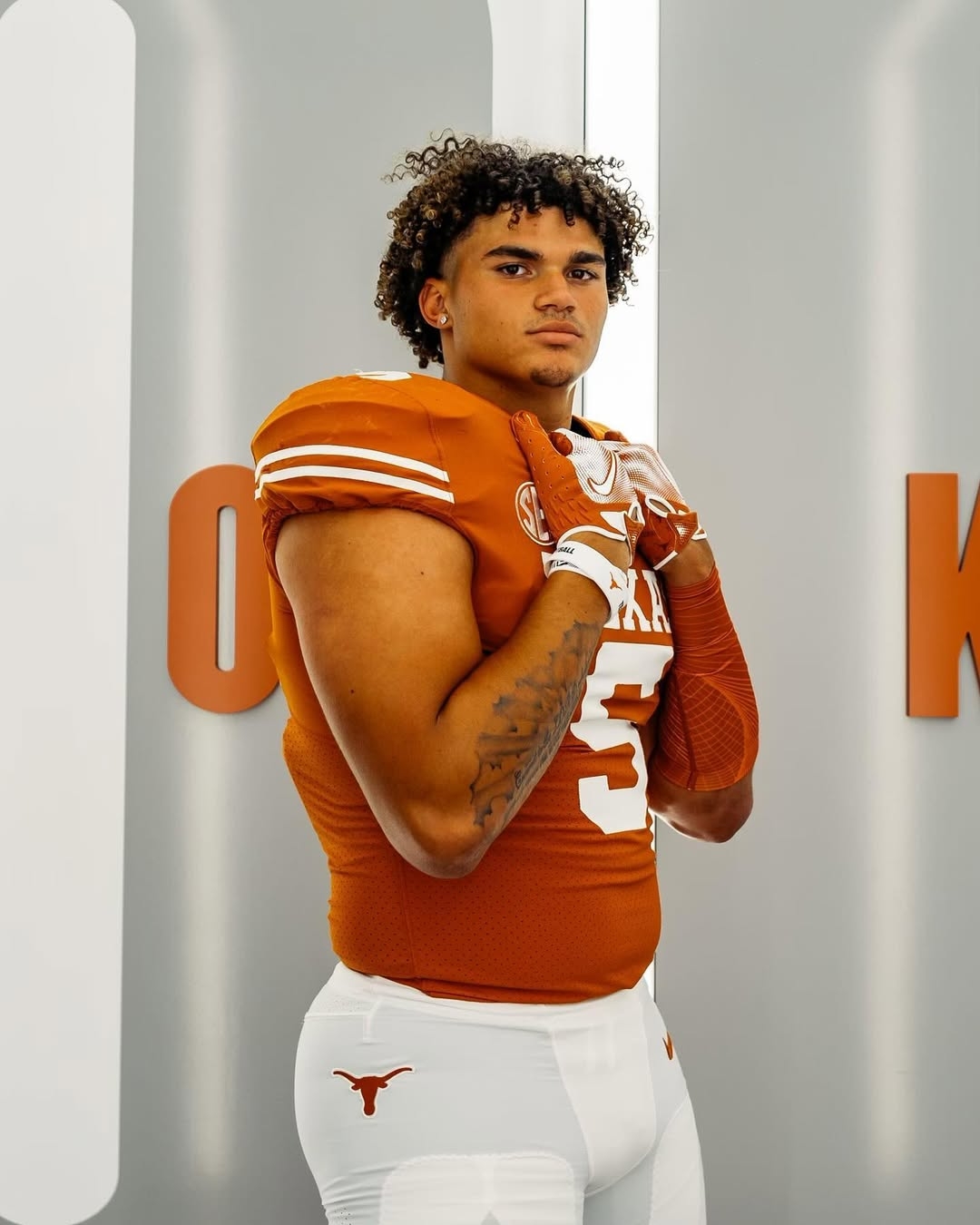 BREAKING: 6-foot-5, 285 pound Five-Star Lance Jackson has Announced his Decommits from Texas longhorns to Oklahoma Sooners, due to commits of another Four-star player he Tells…