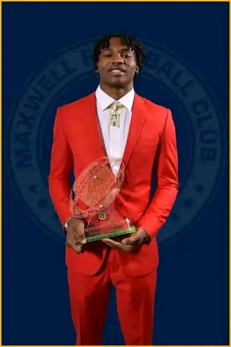 BREAKING NEWS: Mizzouri tigers five-star Jeremiah Adams Earns National Offensive Freshman of the Year Award… full details below 👇🏽👇🏽