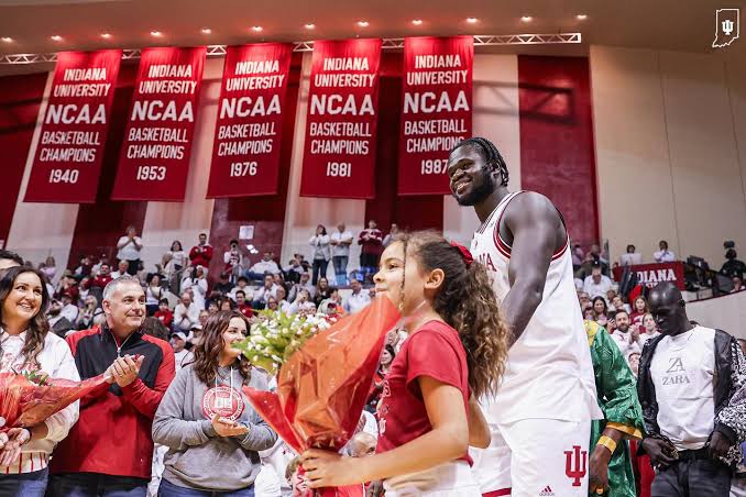 Double Celebration – The Indiana Hoosiers basketball program hosted a special celebration yesterday evening, honoring star center Oumar Ballo and his family in a heartwarming ceremony attended by fans, coaches, and fellow teammates. The event began with a heartfelt speech by Indiana head coach Darian DeVries, who…..