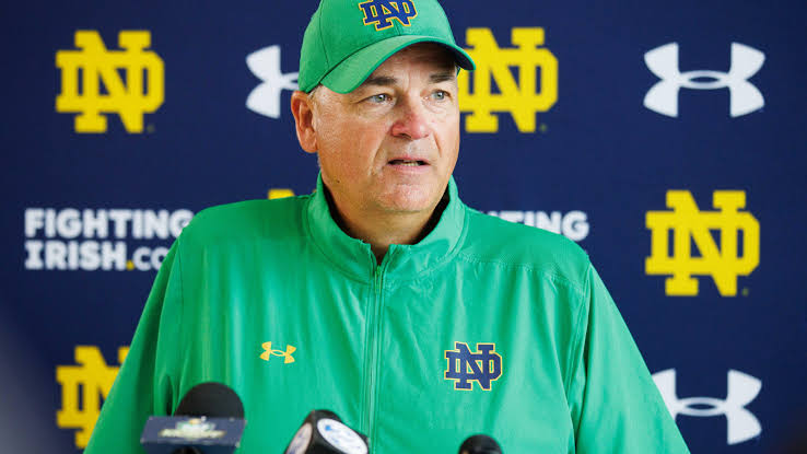 ESPN REPORT: Notre Dame Fighting Irish offensive coordinator and tight ends coach Mike Denbrock has turned down a jaw-dropping $10 million offer from the Alabama Crimson Tide, choosing to…..