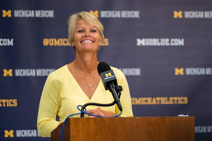 I’m Here To Be a Steward Of The Program: Michigan wolverine’s Women’s Softball  Head Coach Bonnie Tholl Shocks Softball, Rejecting $8.8 Million OCC Offers From Tennessee and Mizzouri Tigers, Reaffirming Unwavering Loyalty to Wolverine’s. Her Bold Decision Stirs Controversy, Earning Praise And Criticism Alike, While Cementing Her Legacy As….