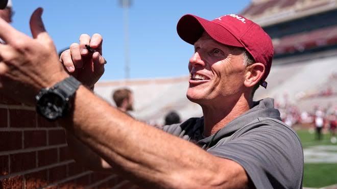 Breaking News: Brent Venables Sooners head coach donated his entire $5.5 million bonus and sponsorship deal to charities and homeless relief. What he’s doing in a world of compassion indifference is mind-blowing…..full details..